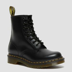 Black classic doc martens